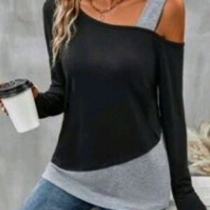 Cold shoulder long sleeve tee
